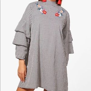 Embroider Gingham Shift dress with layered sleeves